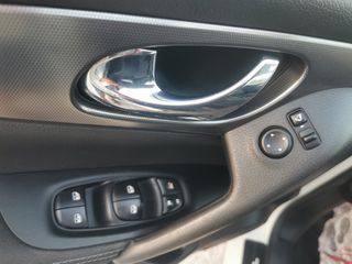 Nissan Qashqai 2018 TEKNA PANORAMA NAVI CAMERA 360-thumb-16