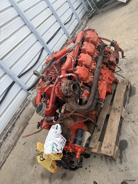 Mercedes Benz V8 OM422