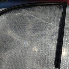 Οδηγός τζαμιού δεξιάς πόρτας E36 compact-thumb-3