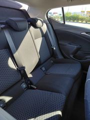 Opel Astra 2016-thumb-24