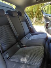 Opel Astra 2016-thumb-11