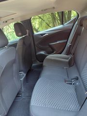 Opel Astra 2016-thumb-12