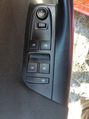 Opel Astra 2016-thumb-17