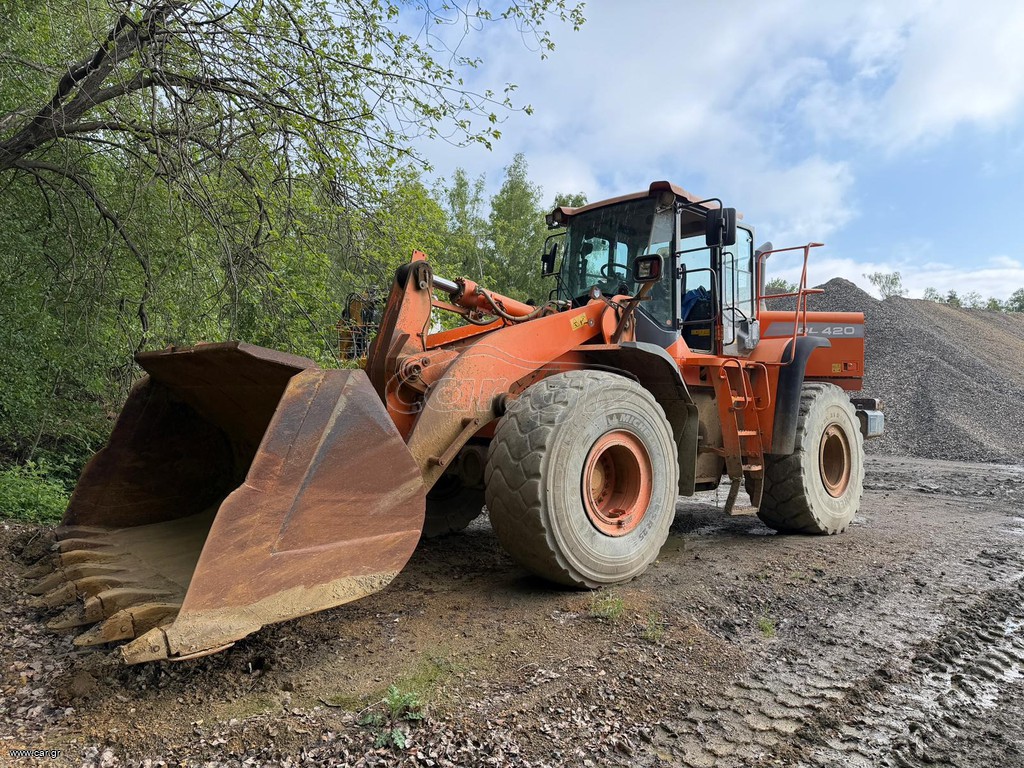 Φορτωτής Με Λάστιχα Doosan 2014 DL 420