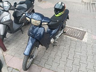 Modenas Kriss II 2000