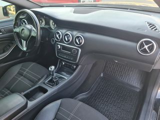 Mercedes-Benz A 180 2014-thumb-15
