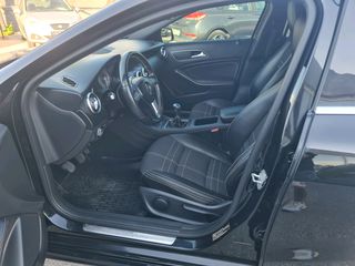 Mercedes-Benz A 180 2014-thumb-9