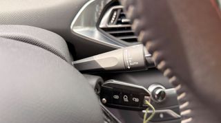 Peugeot 308 2015 1,6 blue-thumb-24