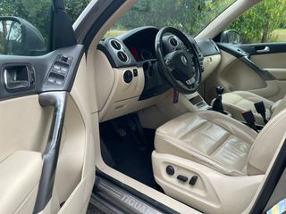 Volkswagen Tiguan 2009 ΕΛΛΗΝΙΚΟ / ΠΡΩΤΟ ΧΕΡΙ / ΗΛΙΟΡΟΦΗ / ΔΕΡΜΑ/4Χ4 / ΒΙΒΛΙΟ ΣΕΡΒΙΣ-thumb-9