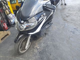 Piaggio X 10 2012-thumb-1