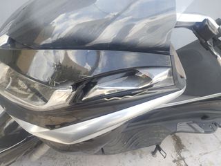 Piaggio X 10 2012-thumb-2