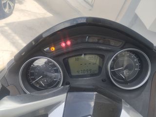 Piaggio X 10 2012-thumb-3
