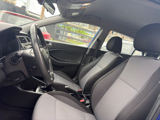 Hyundai i 20 2019 1200cc 86ps CAMERA! Navigation! Full book servise!-thumb-17