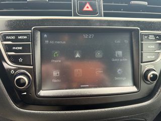 Hyundai i 20 2019 1200cc 86ps CAMERA! Navigation! Full book servise!-thumb-19