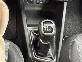 Hyundai i 20 2019 1200cc 86ps CAMERA! Navigation! Full book servise!-thumb-24