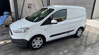 Ford Transit Courier 2018