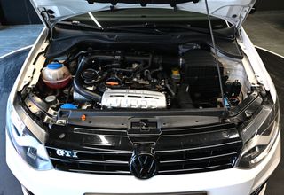 Volkswagen Polo 2011 GTI DSG-thumb-12