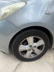 Toyota Yaris 2006-thumb-8