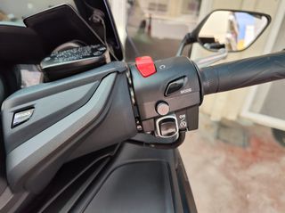 Yamaha TMAX 560 2021-thumb-20