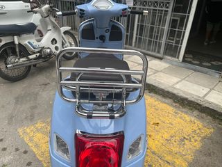Vespa GTS 300 2019-thumb-2