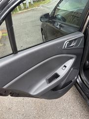 Hyundai i 20 2016 1.1 CRDI STYLE Panorama-thumb-25