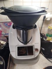 Thermomix TM6 σε άριστη κατάσταση από ιδιώτη, ελάχιστα χρησιμοποιημένο, με όλα τα παρελκόμενα.