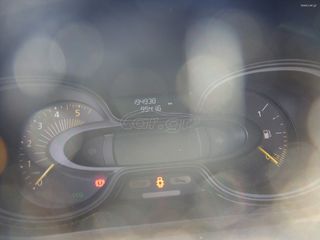 Renault 2017 TRAFFIC-thumb-8