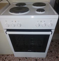 Ηλεκτρική κουζίνα με εμαγιέ εστίες