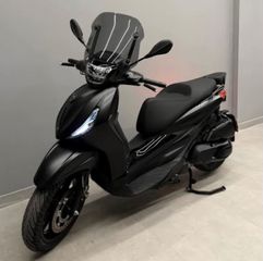Piaggio Beverly 300 2024 Deep Black