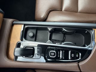 Volvo XC 90 2023 T8-thumb-76