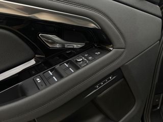 Land Rover Range Rover Evoque 2022 P300e Hybrid SE R-DYNAMIC! 4WD BLACK PACK! PANORAMA!-thumb-40