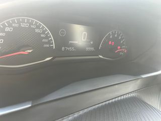 Peugeot 208 2021-thumb-6