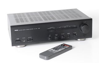 ΕΝΙΣΧΥΤΗΣ YAMAHA AX-V401