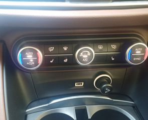 Alfa Romeo Stelvio 2019 2.0 - 280 ps Q4-thumb-10
