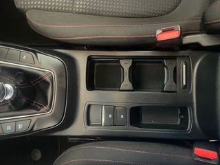 Ford Focus 2020 ST LINE-thumb-23
