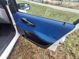Fiat Punto 2001-thumb-36