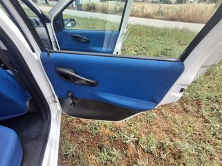 Fiat Punto 2001-thumb-43