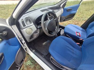 Fiat Punto 2001-thumb-18