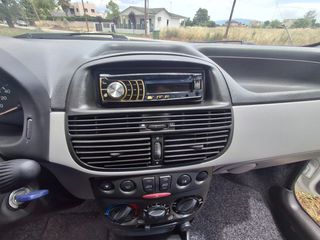 Fiat Punto 2001-thumb-24