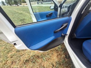 Fiat Punto 2001-thumb-30