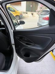 Mazda 2 Hybrid 2024-thumb-2