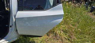 Nissan micra k14-thumb-1