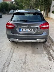 Mercedes-Benz GLA 200 2019