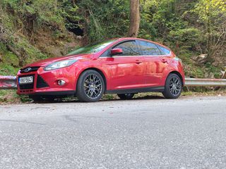 Ford Focus 2012 Titanium-thumb-4