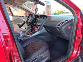Ford Focus 2012 Titanium-thumb-8