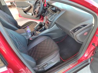 Ford Focus 2012 Titanium-thumb-9