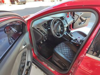 Ford Focus 2012 Titanium-thumb-10