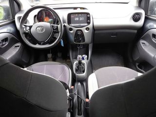 Toyota Aygo (X) 2017-thumb-11
