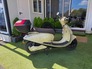 Μοτοσυκλέτα 2025 Vespa Ηλεκτρική 3000w Pusa