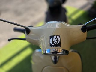 Μοτοσυκλέτα 2025 Vespa Ηλεκτρική 3000w Pusa-thumb-3